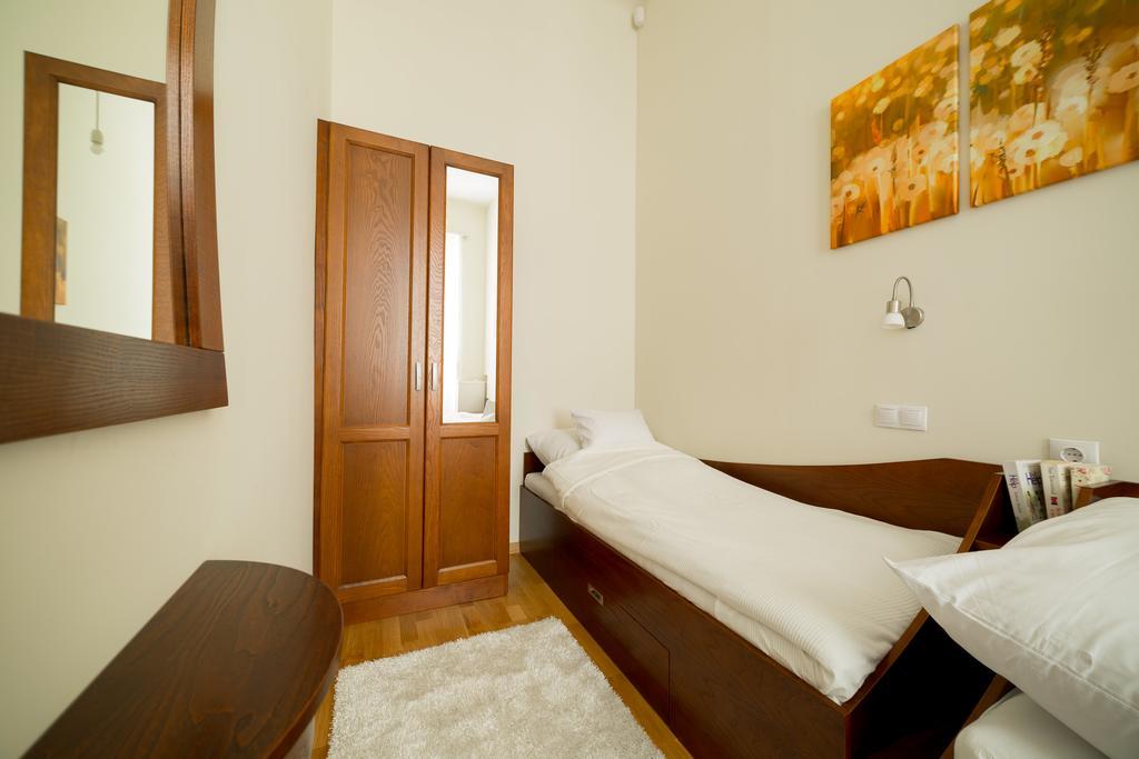 Family Buddha Apartment Budapeste Exterior foto