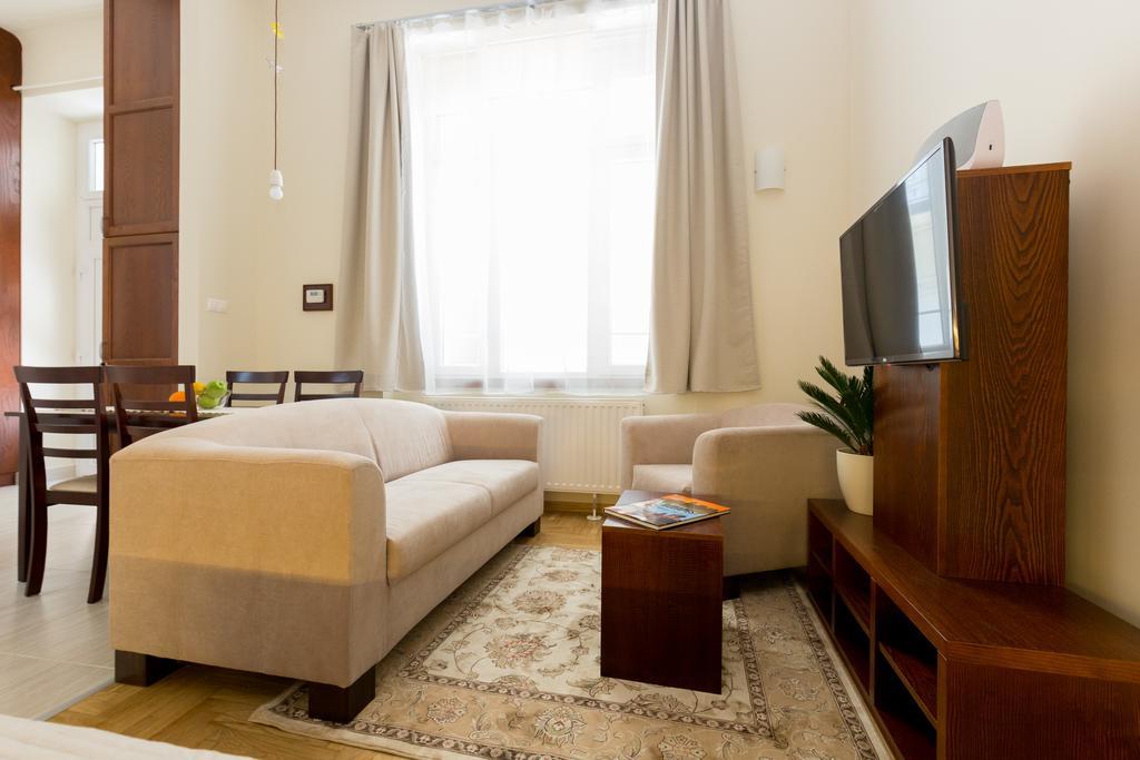 Family Buddha Apartment Budapeste Exterior foto