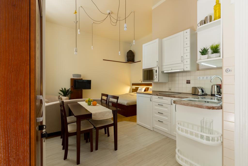 Family Buddha Apartment Budapeste Exterior foto
